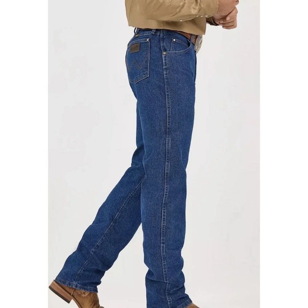 Wrangler Men's Advanced Comfort Cowboy Cut Regular Fit Jeans Over Boots 47MACMS
